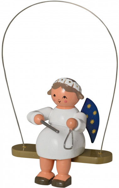 Engel auf Schaukel mit Triangel